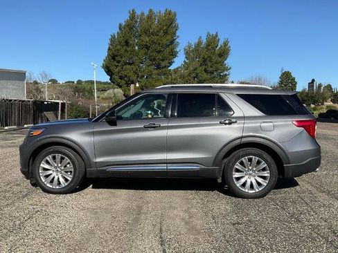 Certified 2021 Ford Explorer Limited w/ Equipment Group 301A image 3