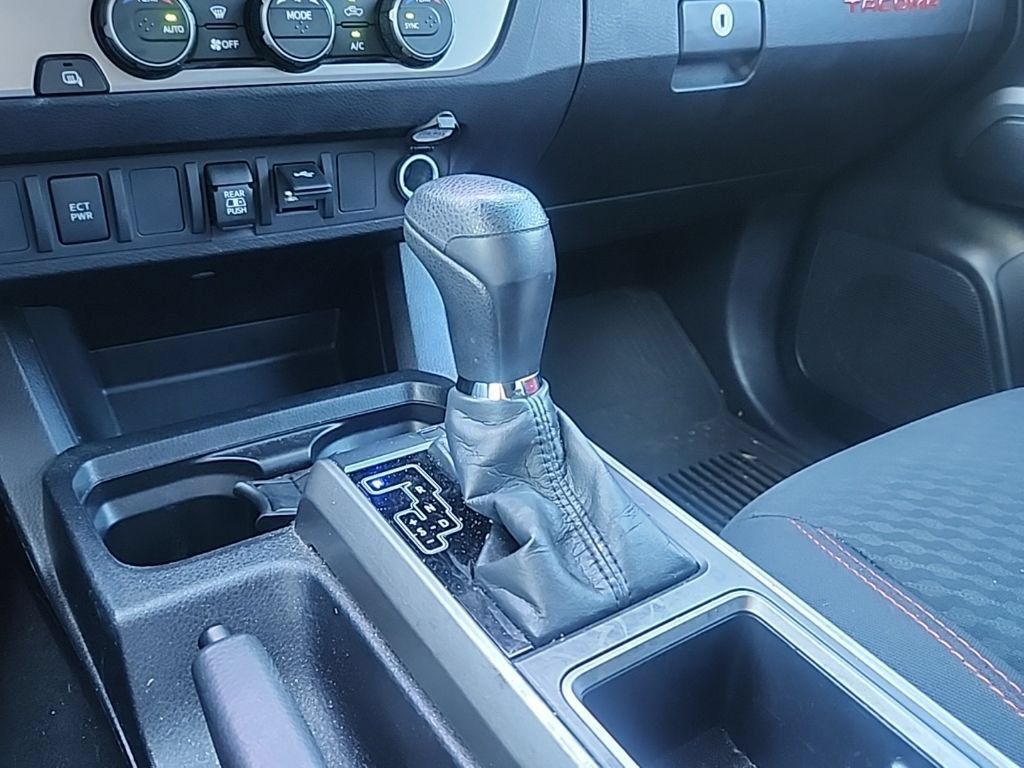 Used 2021 Toyota Tacoma SR5 RWD image 16