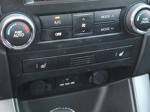 Used 2011 Kia Sorento SX FWD image 42