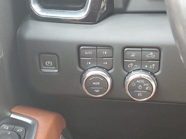 Used 2024 GMC Sierra 2500 Denali Ultimate w/ Max Trailering Package AWD/4WD image 18