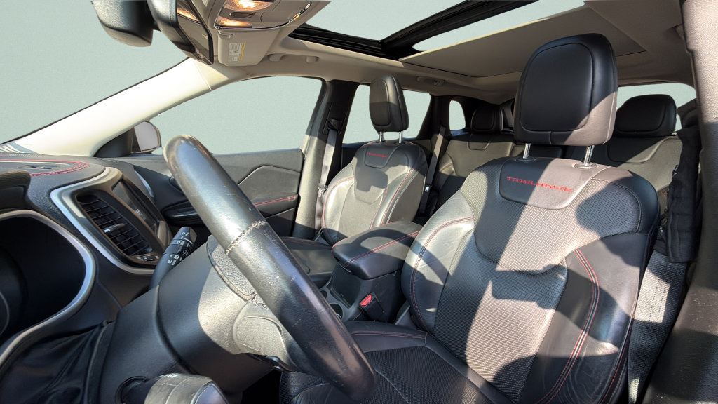 Used 2015 Jeep Cherokee Trailhawk w/ Comfort/Convenience Group AWD/4WD image 23