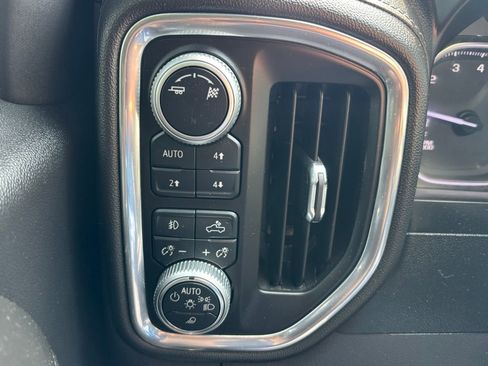Used 2019 GMC Sierra 1500 SLT w/ SLT Premium Plus Package AWD/4WD image 9
