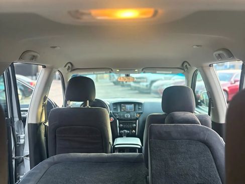 Used 2013 Nissan Pathfinder SV image 23