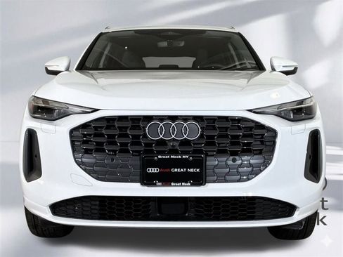 Certified 2025 Audi Q5 Premium w/ Convenience Package image 26