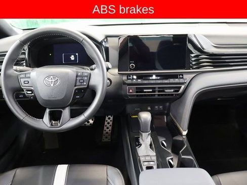 Used 2025 Toyota Camry SE image 16