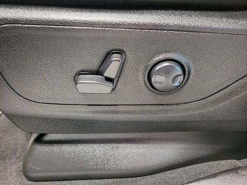 Used 2024 RAM 1500 Big Horn AWD/4WD image 33