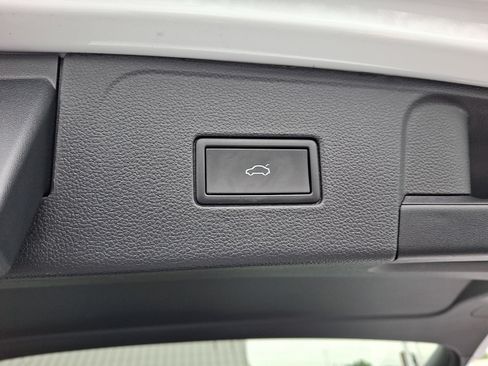 Certified 2022 Volkswagen Atlas SEL Premium AWD/4WD image 32