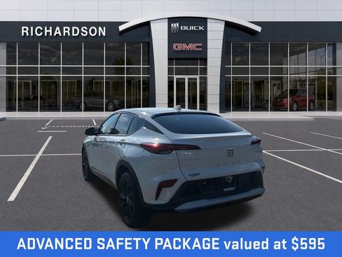Used 2025 Buick Envista Sport Touring w/ Convenience I Package FWD image 3