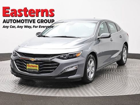 Used 2024 Chevrolet Malibu LT FWD image 1