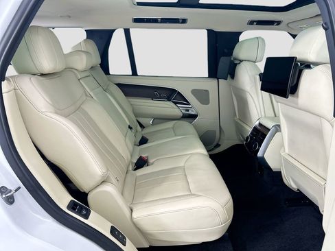 Used 2023 Land Rover Range Rover Long Wheelbase SE image 21