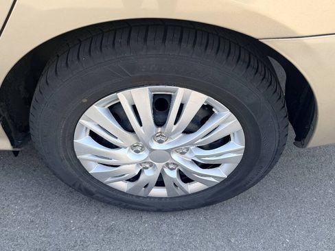 Used 2010 Hyundai Elantra GLS FWD image 7