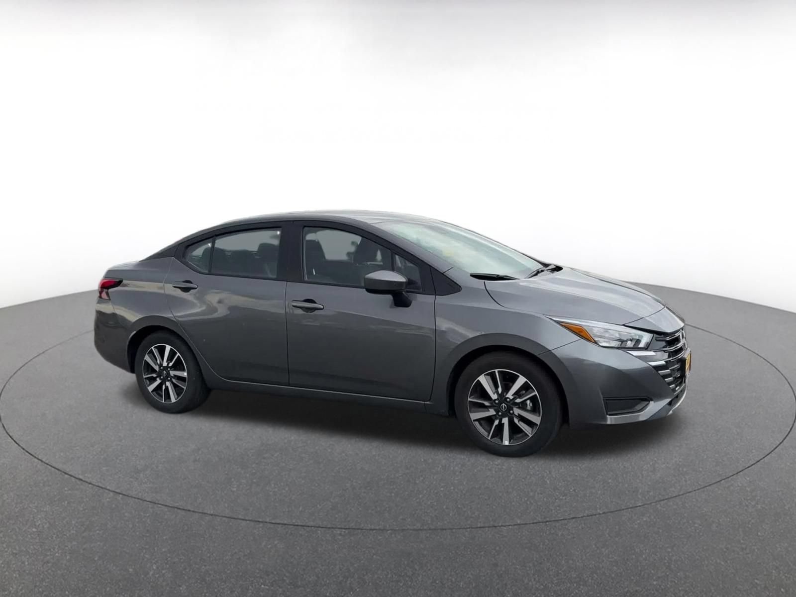 Used 2025 Nissan Versa SV FWD image 2