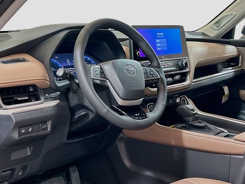 New 2026 Toyota Grand Highlander AWD image 9
