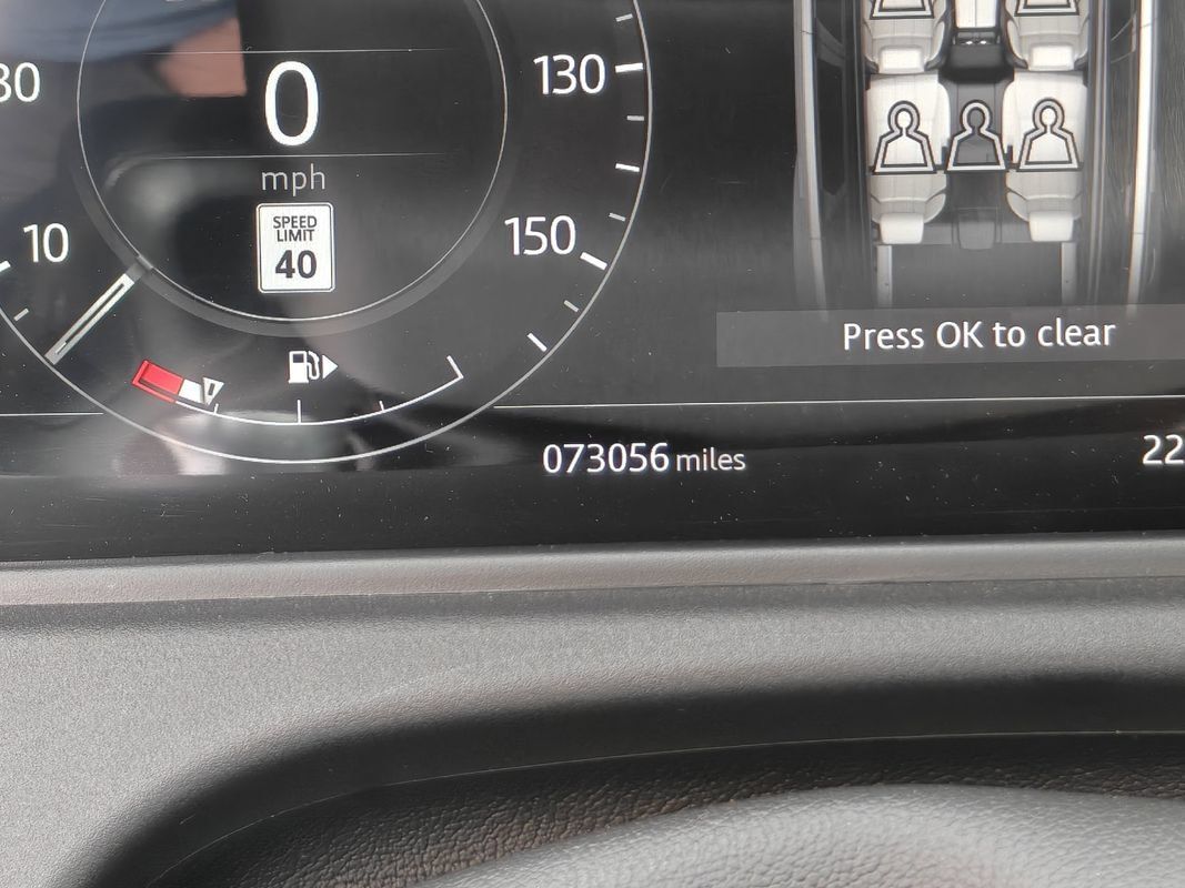Used 2018 Land Rover Range Rover Velar R-Dynamic SE AWD/4WD image 37