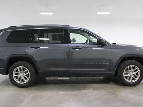 Used 2023 Jeep Grand Cherokee L Laredo image 11