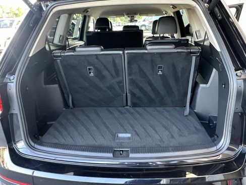 Used 2024 Volkswagen Atlas SE FWD image 33