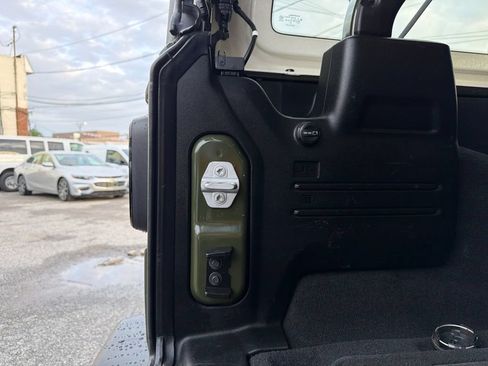 Used 2021 Jeep Wrangler Unlimited Rubicon AWD/4WD image 12