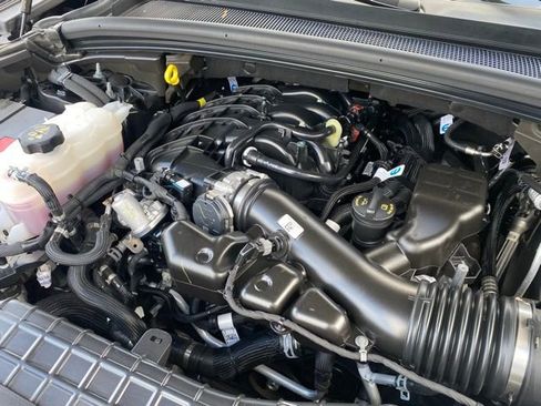 Used 2025 Jeep Grand Cherokee Laredo X w/ Luxury Tech Group I image 12