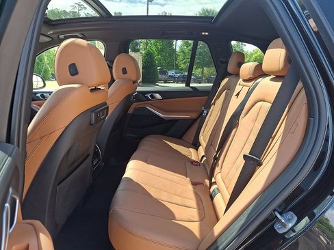 Used 2022 BMW X5 xDrive40i w/ Climate Comfort Package AWD/4WD image 10