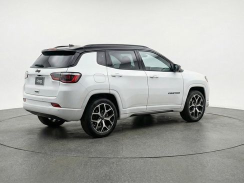 Used 2025 Jeep Compass Limited AWD/4WD image 9