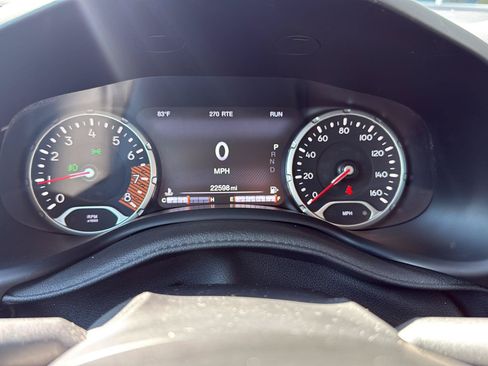 Used 2022 Jeep Renegade Latitude AWD/4WD image 16
