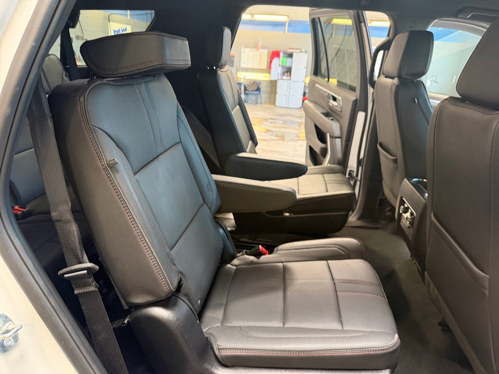 Used 2025 Chevrolet Tahoe RST w/ Comfort Package AWD/4WD image 18