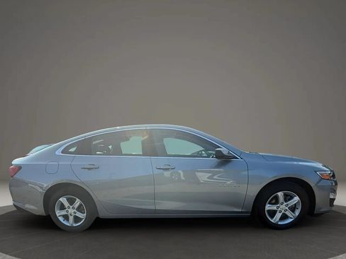 Used 2024 Chevrolet Malibu LS w/ Driver Confidence Package FWD image 4