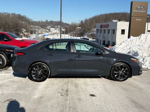 Used 2025 Toyota Corolla SE image 8