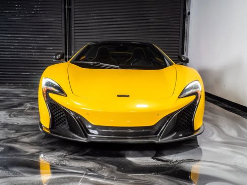 Used 2015 McLaren 650S Spider image 3