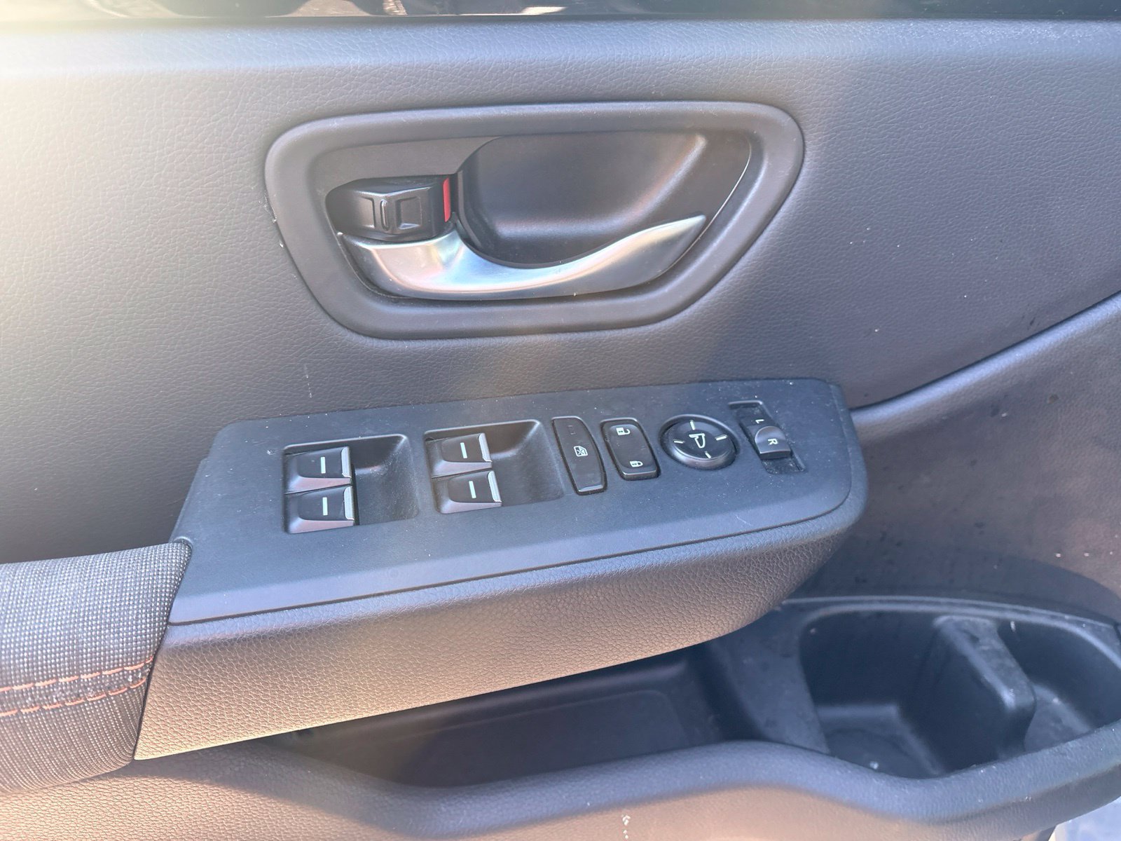 Used 2025 Honda Pilot Sport image 15