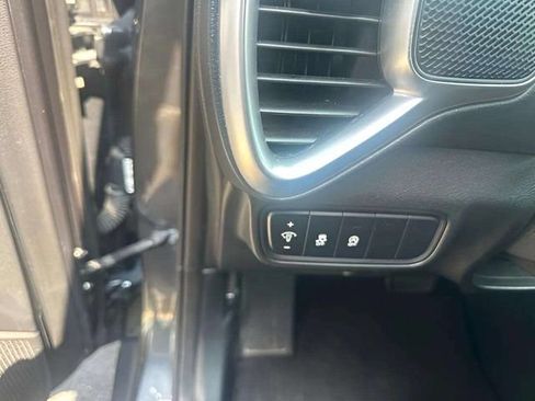 Used 2024 Kia Soul LX w/ Option Group 015 FWD image 9