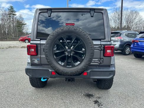 Used 2021 Jeep Wrangler Unlimited Sahara w/ Cold Weather Group AWD/4WD image 6