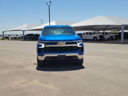 Used 2024 Chevrolet Silverado 1500 LT w/ Z71 Off-Road Package AWD/4WD image 3