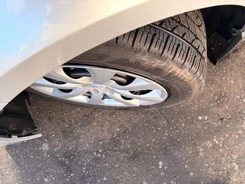 Used 2024 Toyota Corolla LE image 91