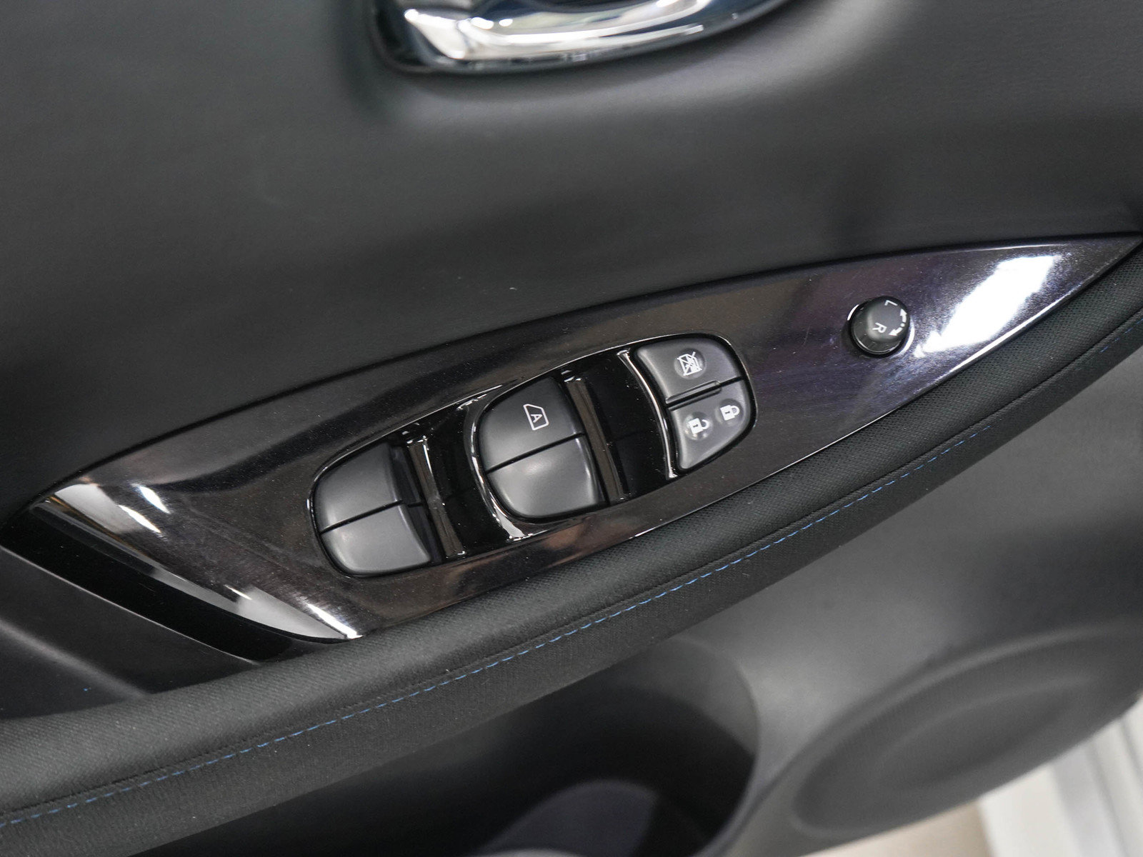 Used 2022 Nissan Leaf SV FWD image 19