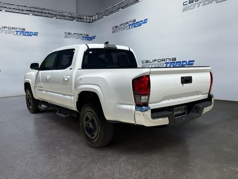 Used 2018 Toyota Tacoma SR5 RWD image 7