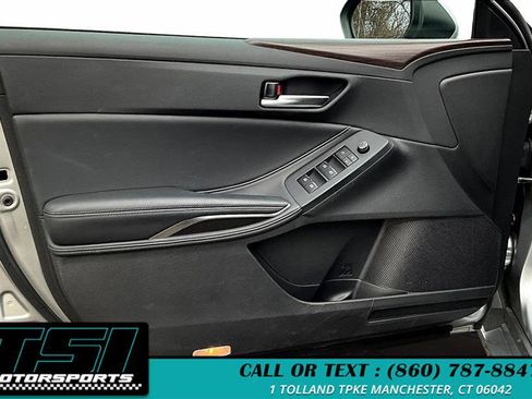 Used 2019 Toyota Avalon XLE image 23