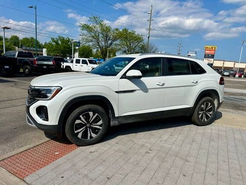 New 2026 Volkswagen Atlas Cross Sport SE AWD/4WD image 3