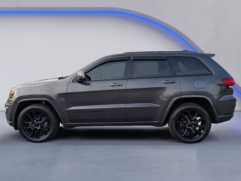 Used 2020 Jeep Grand Cherokee Altitude image 6