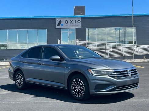 Used 2019 Volkswagen Jetta SEL FWD image 1