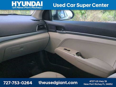 Used 2017 Hyundai Elantra SE FWD image 16