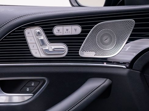 Used 2024 Mercedes-Benz GLS 450 4MATIC image 15