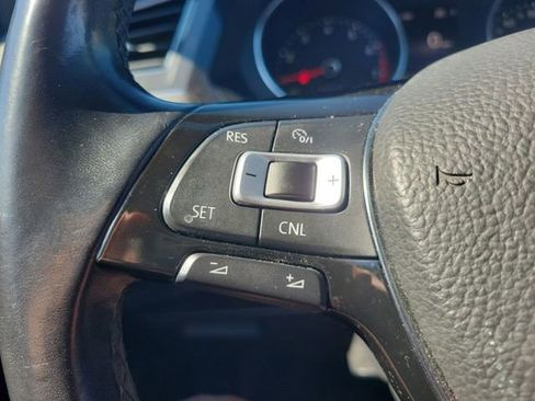 Used 2018 Volkswagen Tiguan SEL image 30