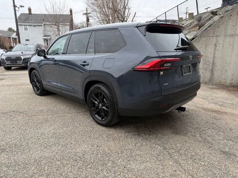 Used 2024 Toyota Grand Highlander Platinum image 3