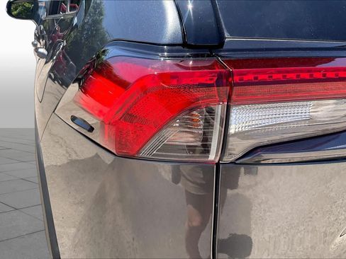 Used 2021 Toyota RAV4 XLE w/ Convenience Package AWD/4WD image 29