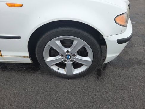 Used 2004 BMW 330xi Sedan image 2