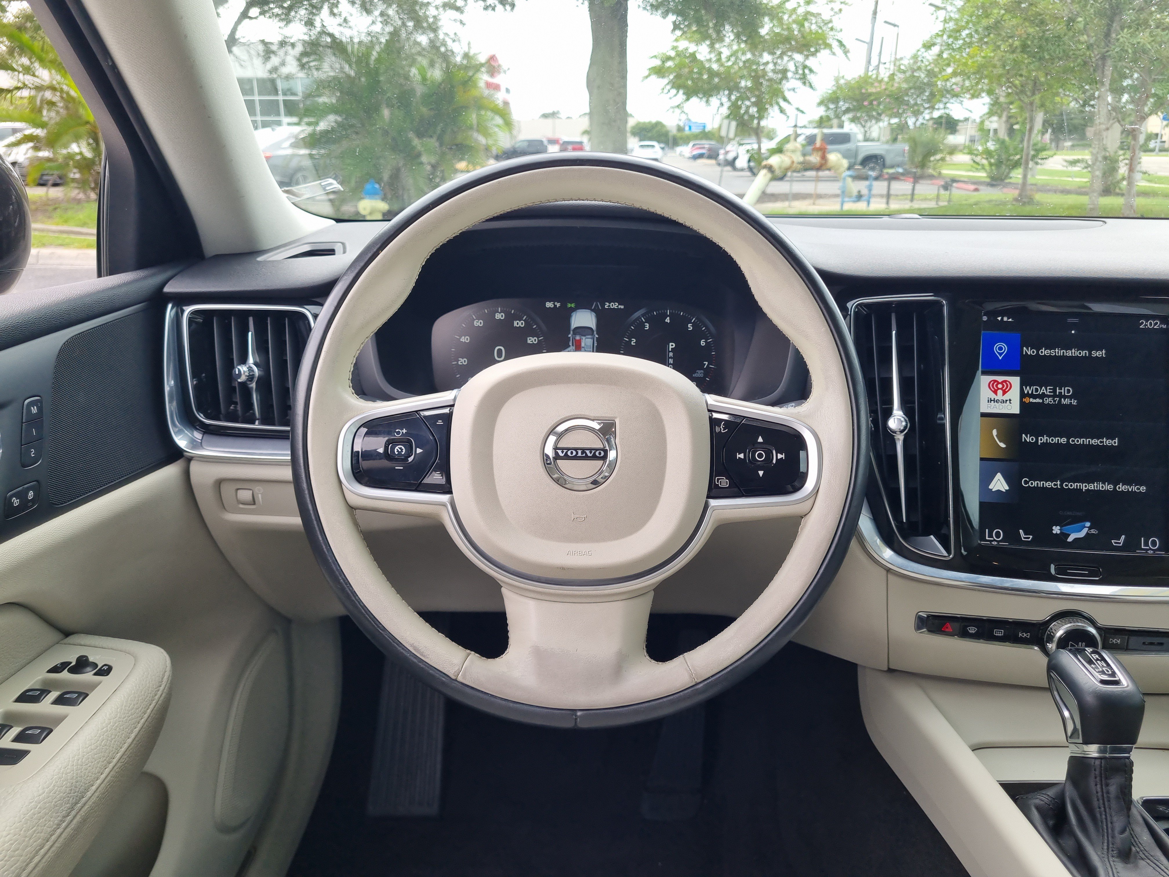 Used 2020 Volvo V60 T5 Momentum FWD image 18