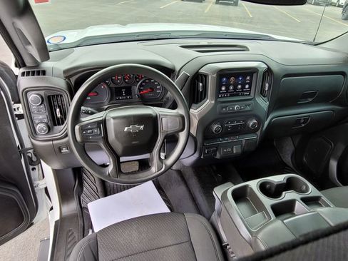 Used 2021 Chevrolet Silverado 1500 Custom Trail Boss AWD/4WD image 23