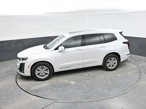 Used 2024 Cadillac XT6 Luxury AWD/4WD image 13