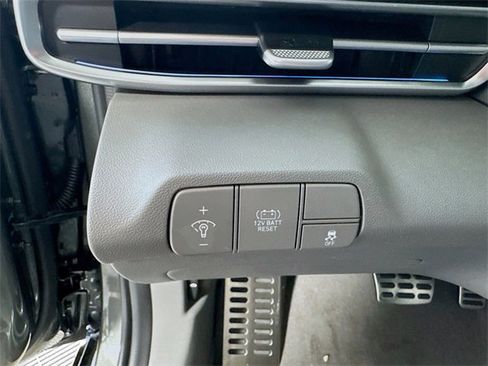 New 2025 Hyundai Elantra SEL image 12